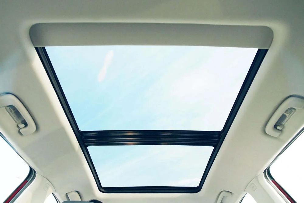 Techos panorámicos para maximizar las luces naturales en las camionetas SUV Maxus