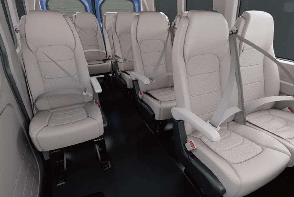 Cinturones de seguridad en todos los asientos de la van Maxus