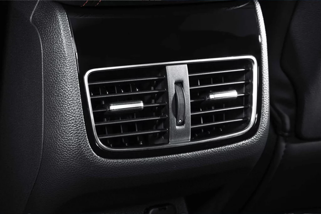 El SUV Maxus D60 cuenta con salida de aire acondicionado en la segunda fila para el ambiente perfecto
