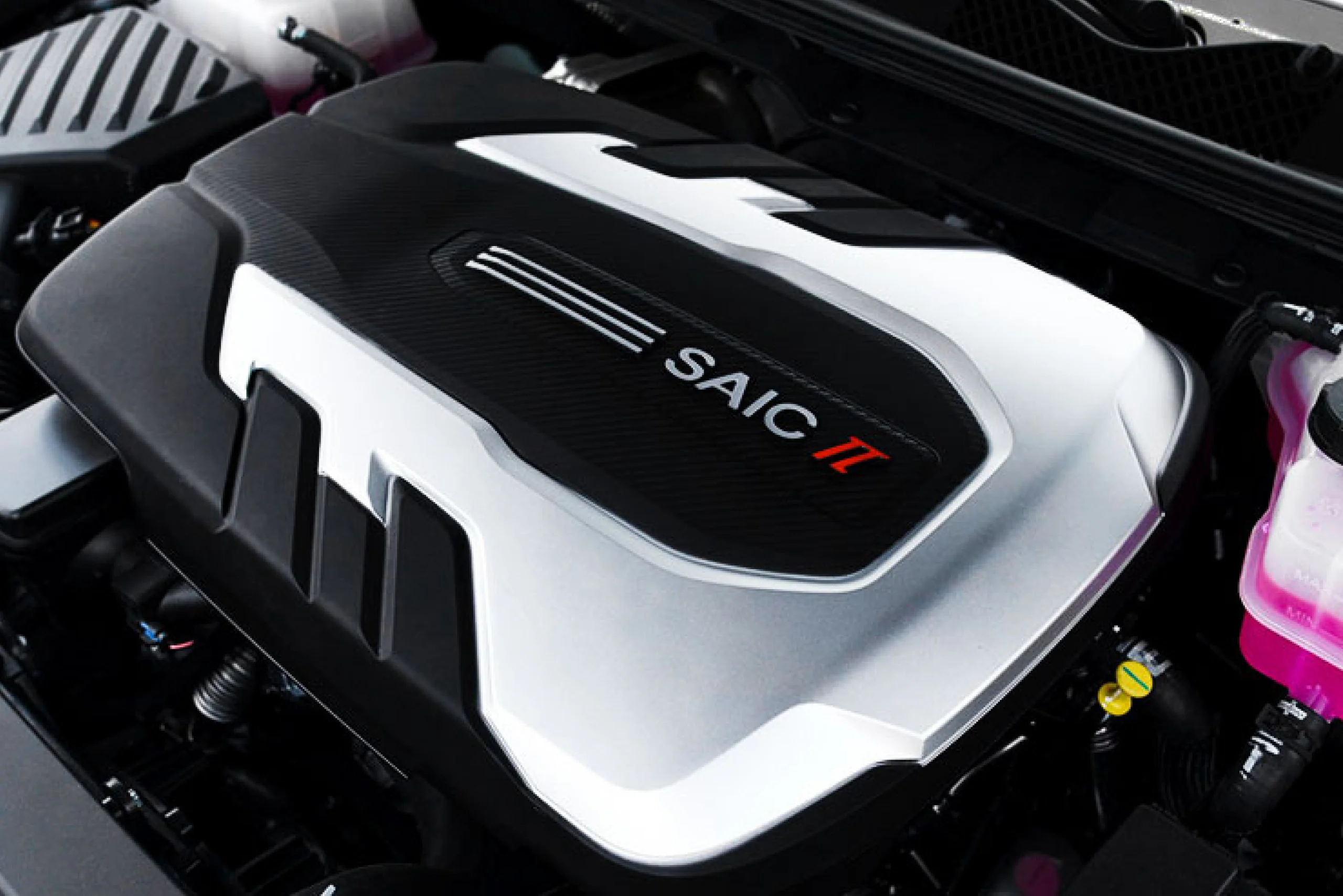 La serie SAIC Motor NLE-new-Large-Engine fortalece y ajusta especialmente Maxus D90 Pro con un par máximo de hasta 480 Nm y una potencia máxima de hasta 214ps.