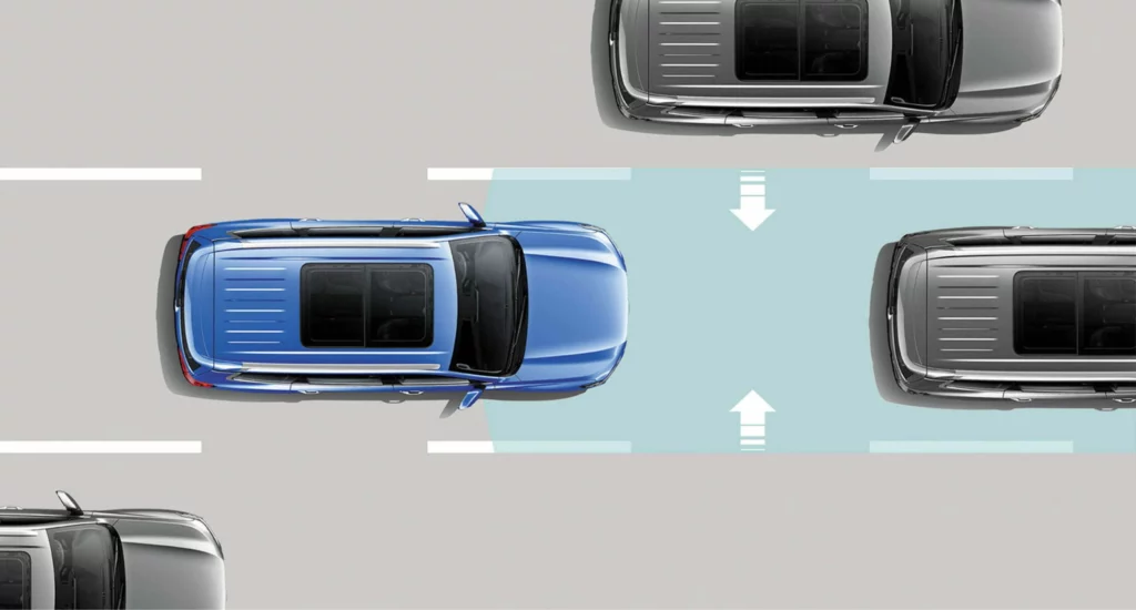 El sistema se hace cargo del volante permitiendo que el vehículo conduzca automáticamente en la línea del carril, liberando así tus manos en el SUV Maxus D90