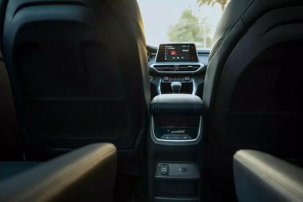 Salida de aire acondicionado en la segunda fila en la minivan Maxus G50