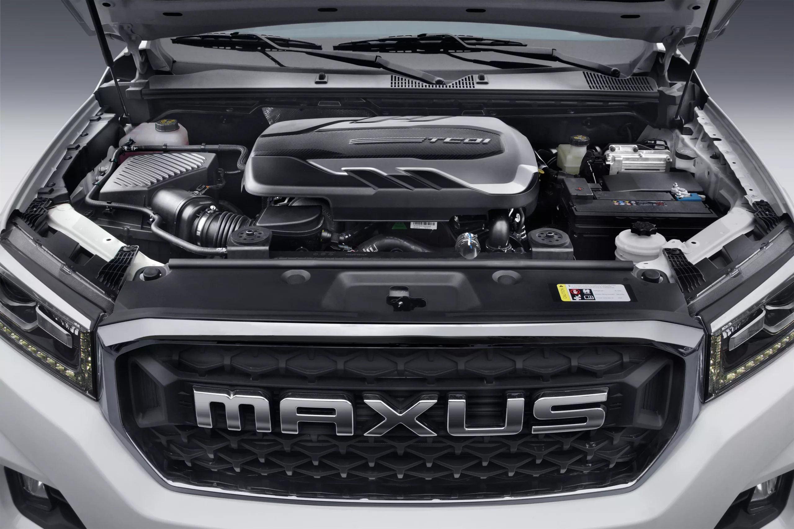 Motor Turbo Diesel 2.0 litros y capacidad de remolque con freno de 3 toneladas. La Maxus T60 D20 está propulsada por un motor Turbo Diesel con inyección directa de 2.0 Litros que entrega 163 HP y un par máximo de 375 Nm. Lo que le brinda suficiente fuerza para enfrentar las tareas más exigentes. ​