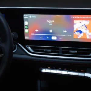 La pick up Maxus T90 se transforma en una de las más tecnológicas del mercado, con sus luces principales y diurnas LED y freno de estacionamiento eléctrico con función Autohold.